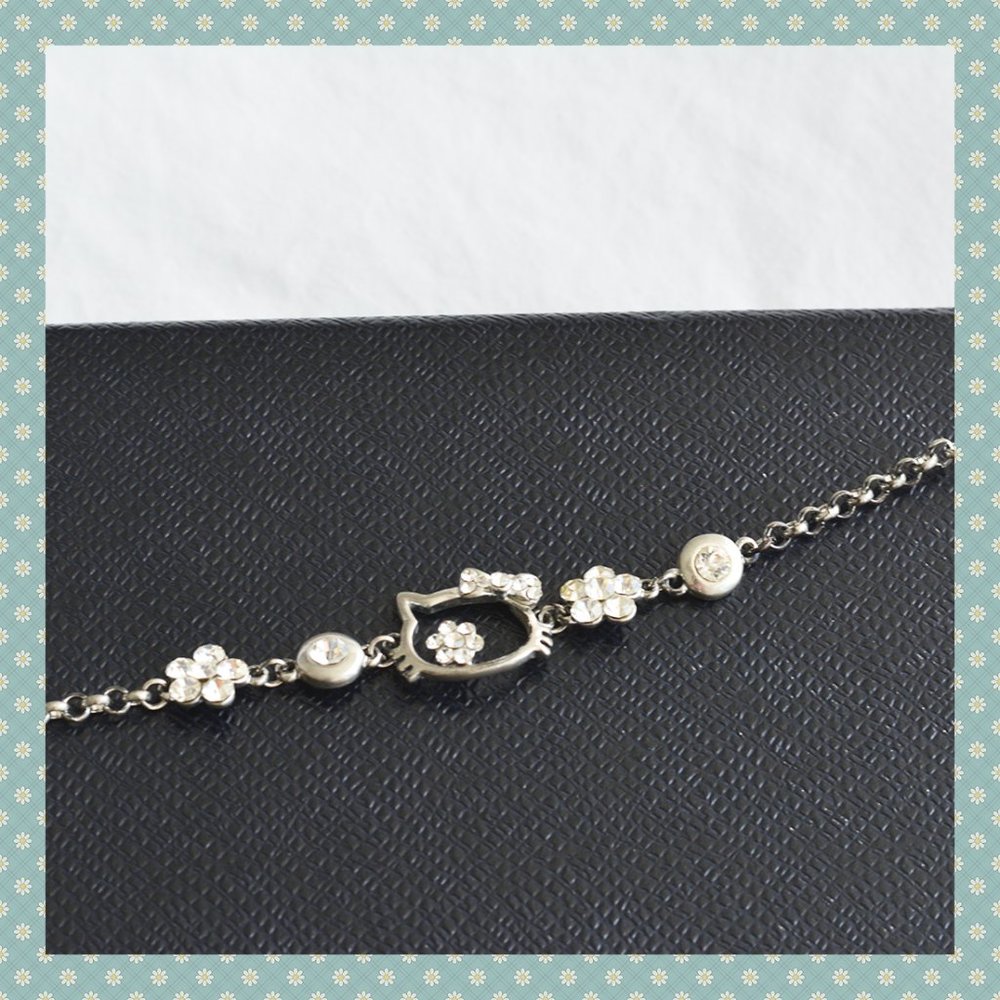 FREE Gift with Purchase - Hello Kitty Bracelet